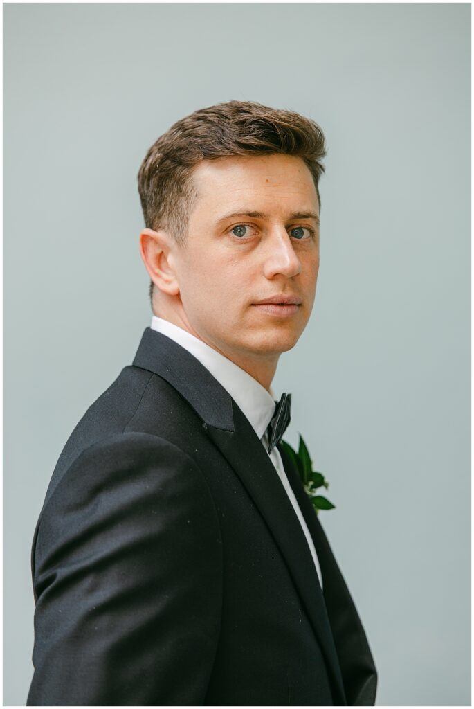 groom portrait look