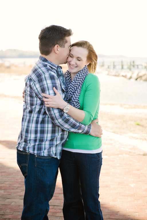 What to wear for a historic yorktown beach engagement session - patterns and plaid