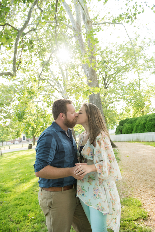 What to wear for a colonial Virginia engagement session - floral and plaid