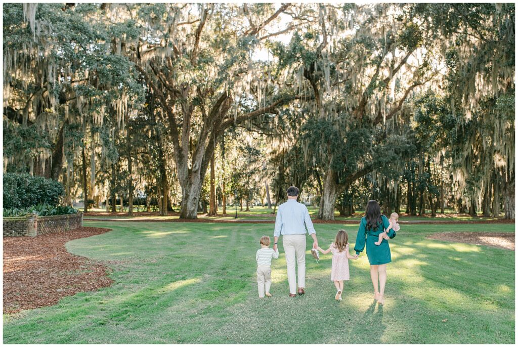 Family Photo session to celebrate an anniversary at Ford Field and River Club in Savannah